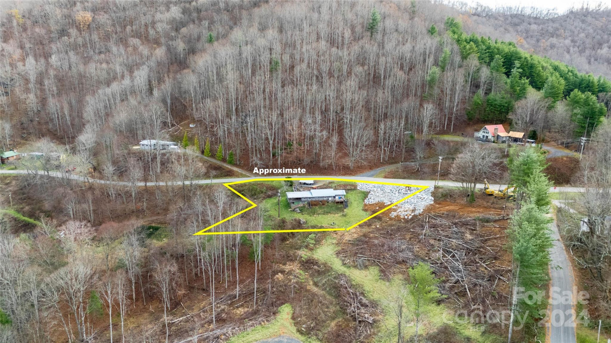 3059 Nc 261 Hw Spruce Pine, NC 28777