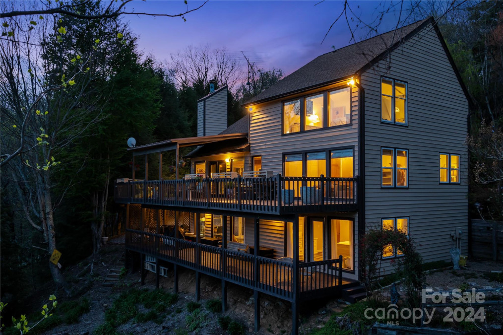 32 Hickory Forest Rd Fairview, NC 28730