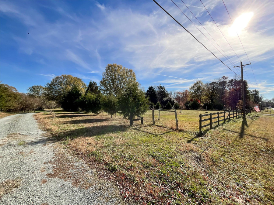 5407 Davis Rd Waxhaw, NC 28173