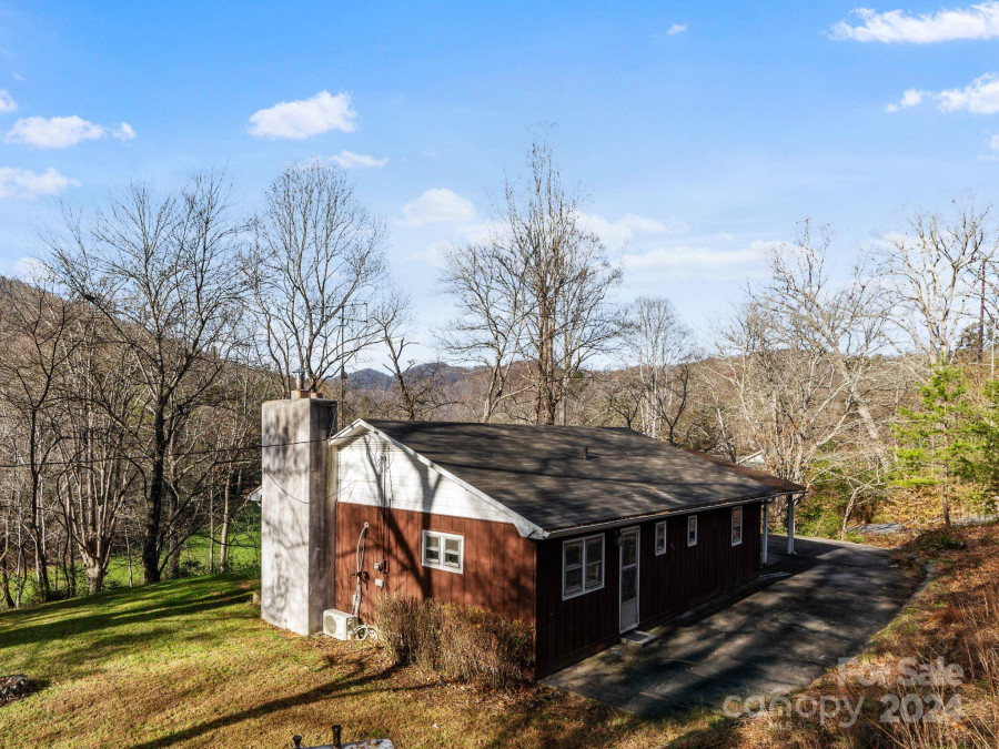 50 Morgan Branch Rd Candler, NC 28715