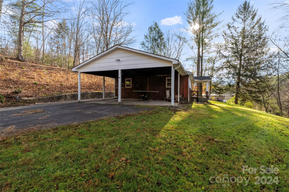 50 Morgan Branch Rd Candler, NC 28715