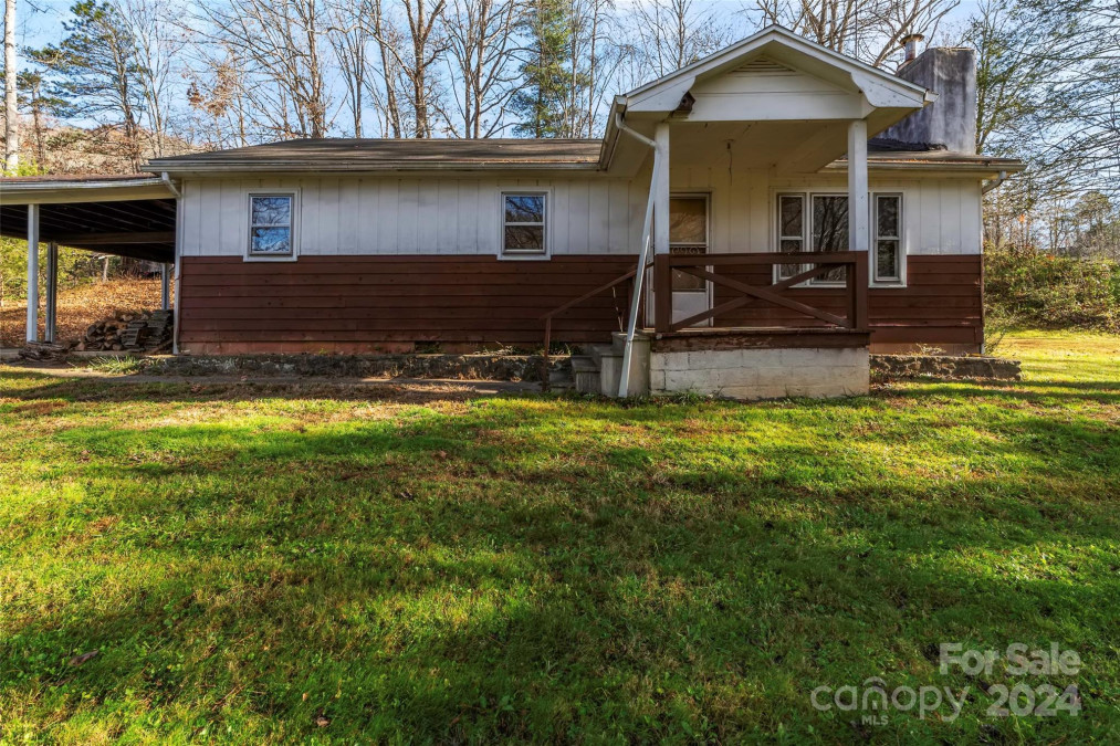 50 Morgan Branch Rd Candler, NC 28715