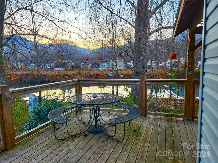 120 Pike Point Waynesville, NC 28785