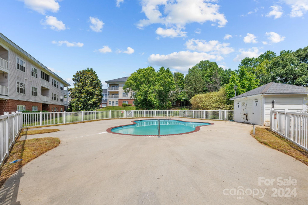 9317 Meadow Vista Rd Charlotte, NC 28213