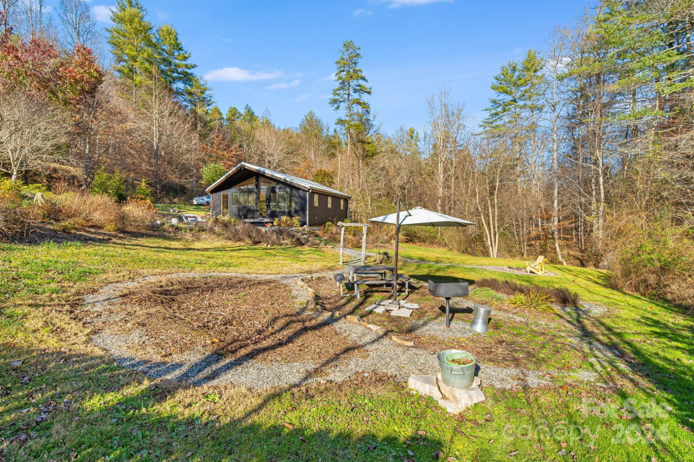 90 Old Burnsville Rd Weaverville, NC 28787