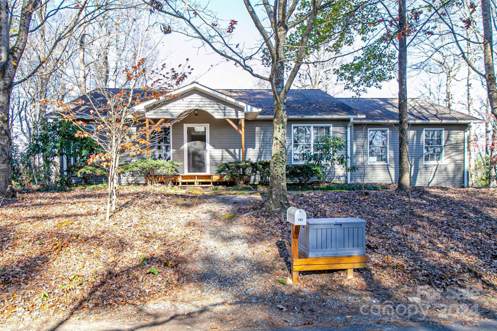 183 Wildwood Way Lake Toxaway, NC 28747