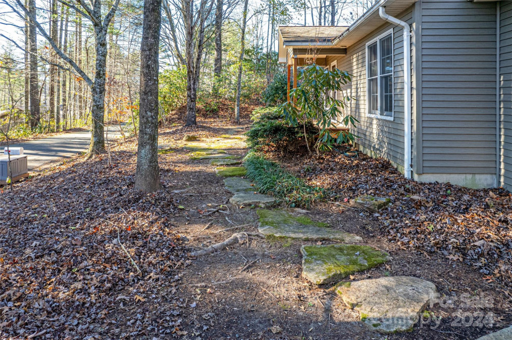 183 Wildwood Way Lake Toxaway, NC 28747