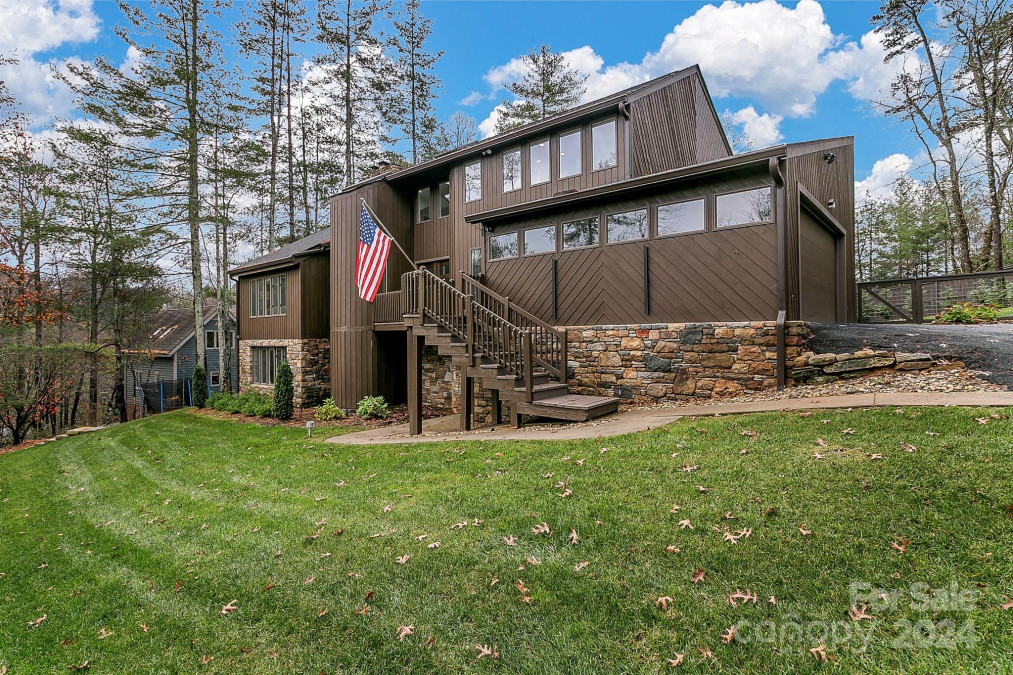 204 Riva Ridge Dr Fairview, NC 28730