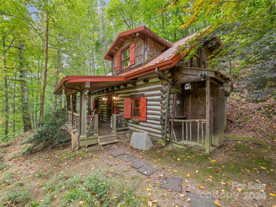 12 Victoria Rose Ln Waynesville, NC 28785