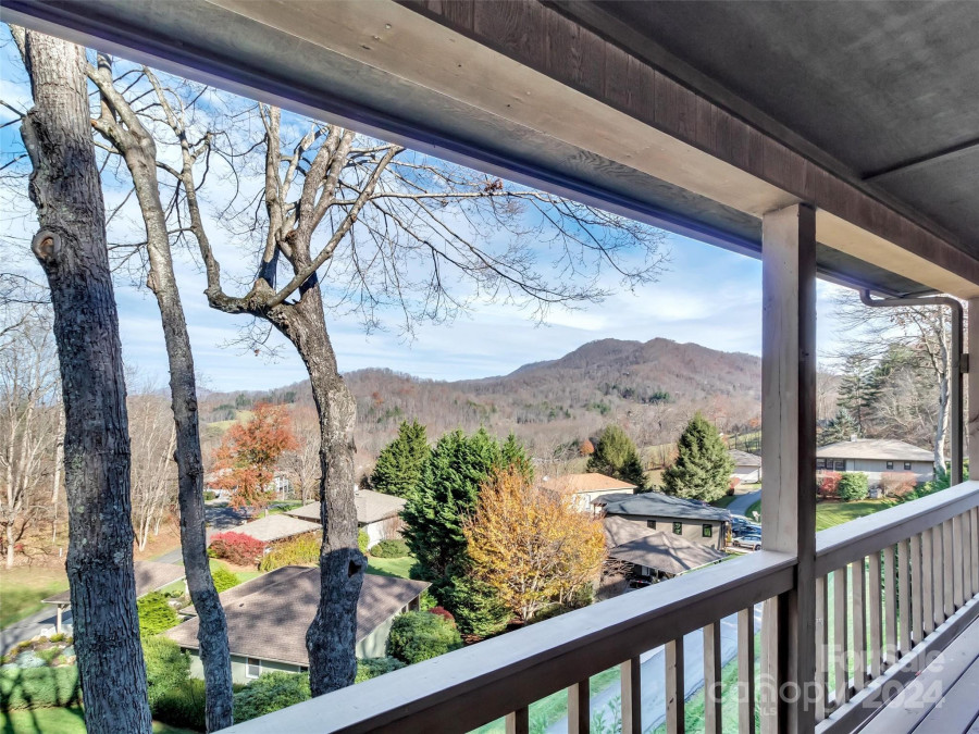 176 Winghaven Hts Waynesville, NC 28786