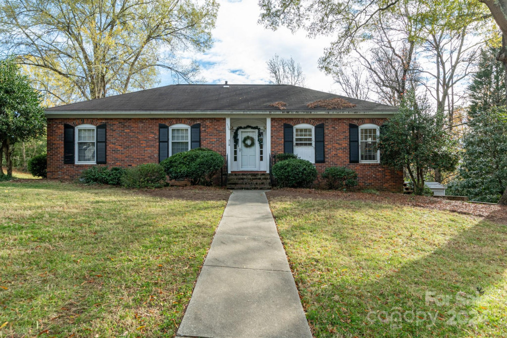 556 Eastway St Davidson, NC 28036