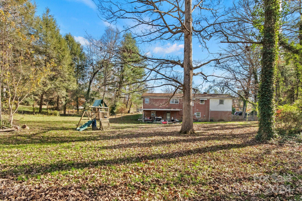 203 Red Bow Ln Hendersonville, NC 28791