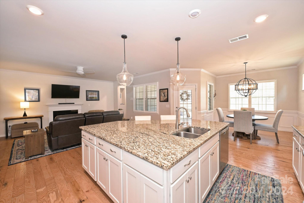 2353 Abundance Ln Waxhaw, NC 28173