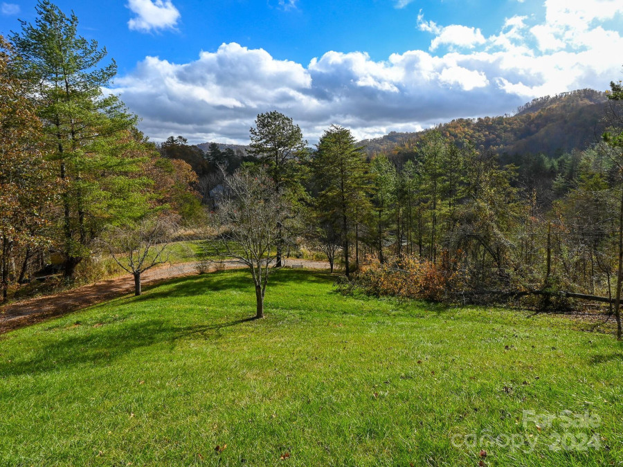 43 Ebb Burnette Rd Weaverville, NC 28787