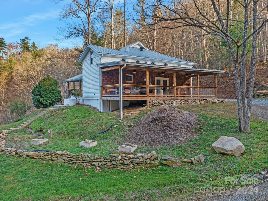 2033 Lower Paw Paw Rd Marshall, NC 28753