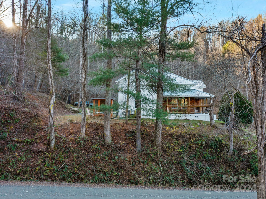 2033 Lower Paw Paw Rd Marshall, NC 28753