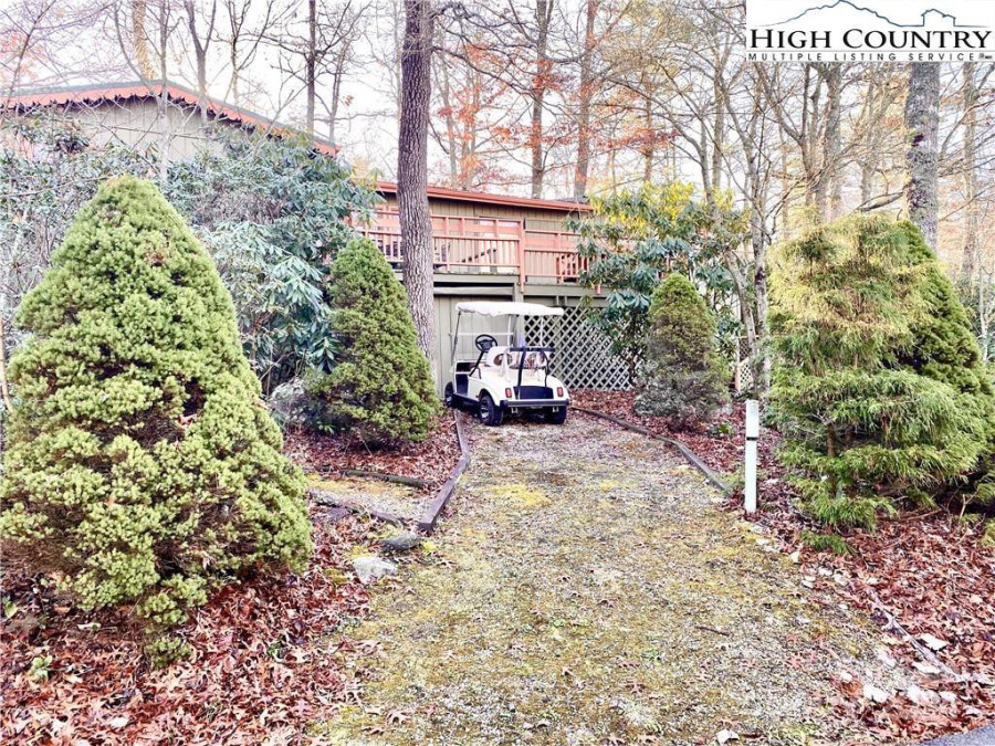 51 Dogwood Ln Newland, NC 28657