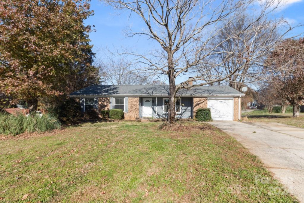 2000 Lilly Pond Ct Charlotte, NC 28273