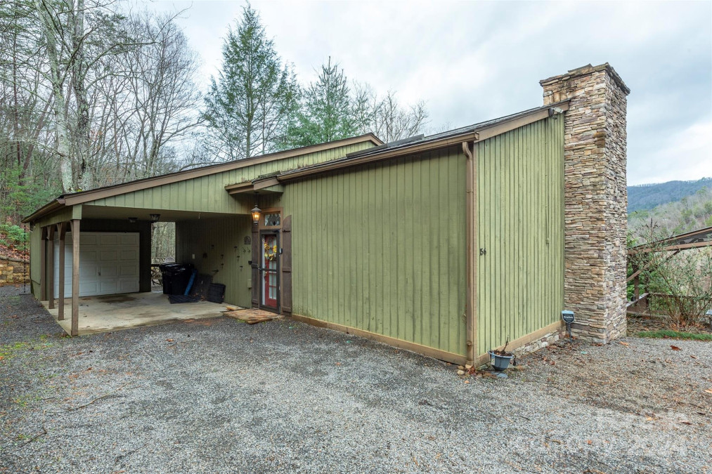 156 Deer Run Rd Canton, NC 28716