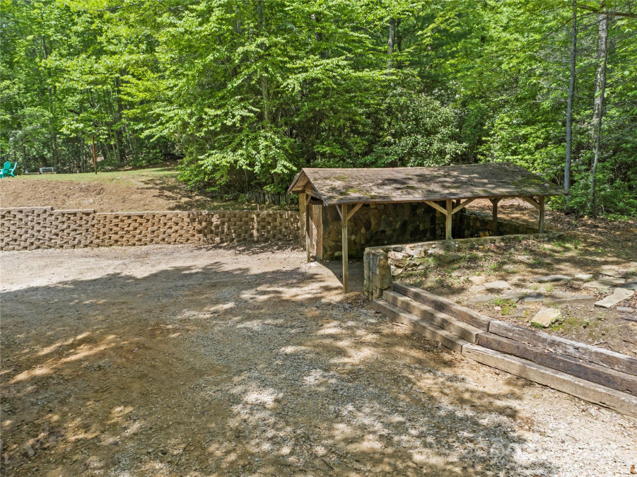 167 Simmons Ridge Rd Spruce Pine, NC 28777