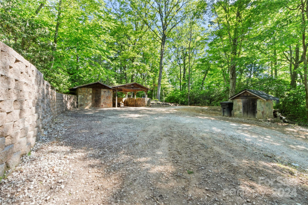 167 Simmons Ridge Rd Spruce Pine, NC 28777