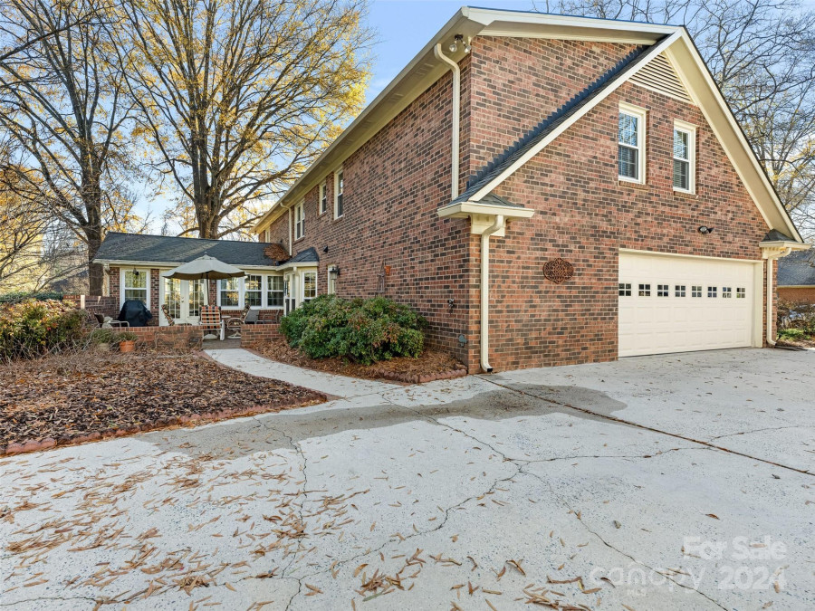 5129 Little Brook Ln Charlotte, NC 28226