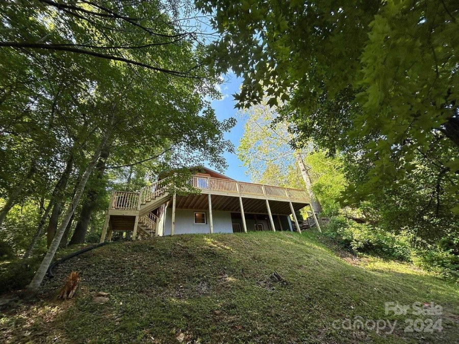 154 Deer Run Rd Canton, NC 28716