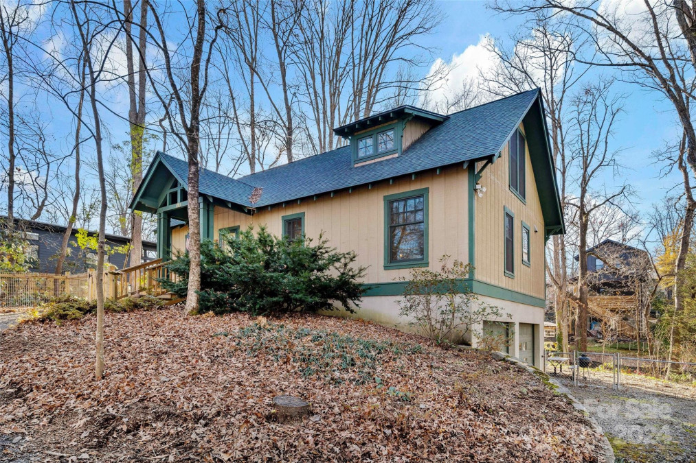 410 Cherokee Ave Black Mountain, NC 28711