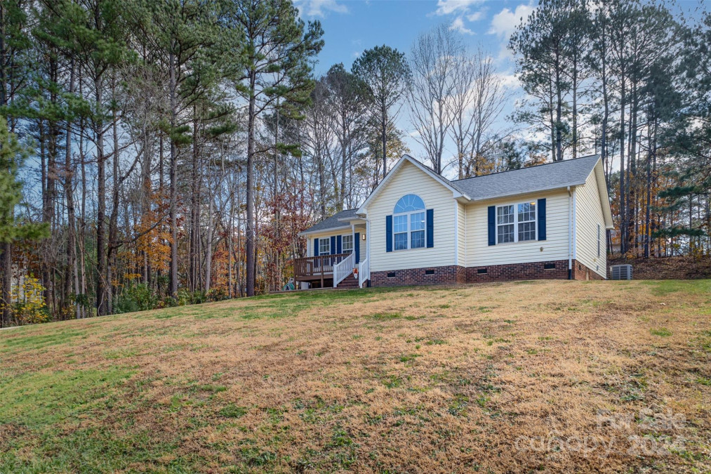 3413 Mooring Pl Sherrills Ford, NC 28673