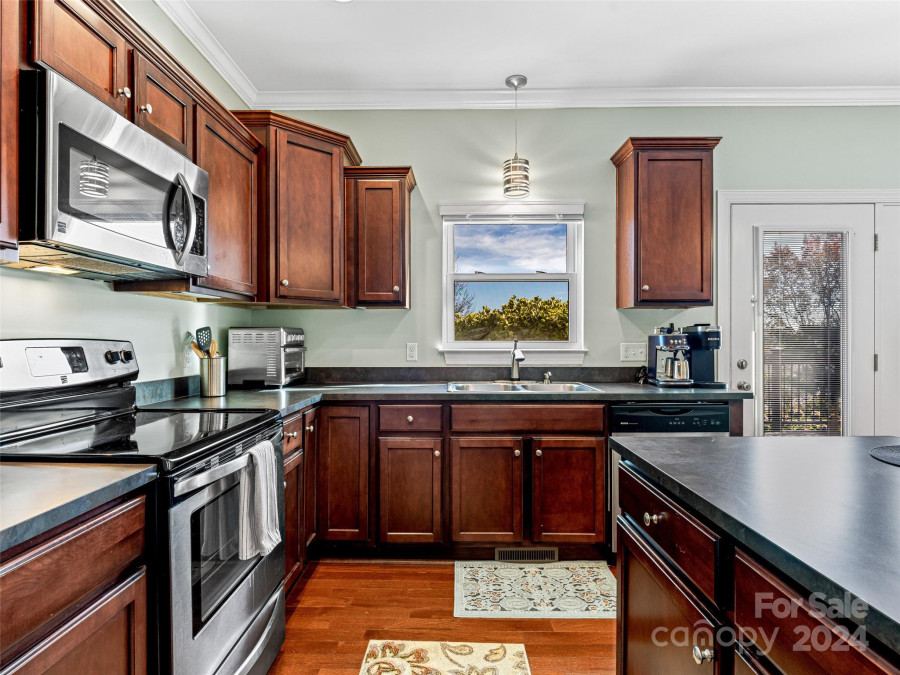 16 Big Sky Ct Mills River, NC 28759