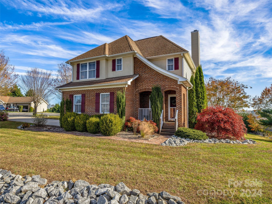 16 Big Sky Ct Mills River, NC 28759