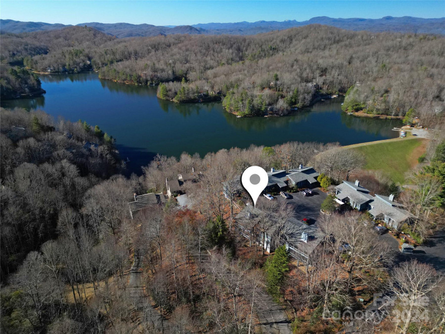 273 Tinequa Dr Brevard, NC 28712