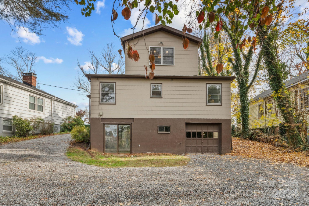 4 Baird Ln Asheville, NC 28804