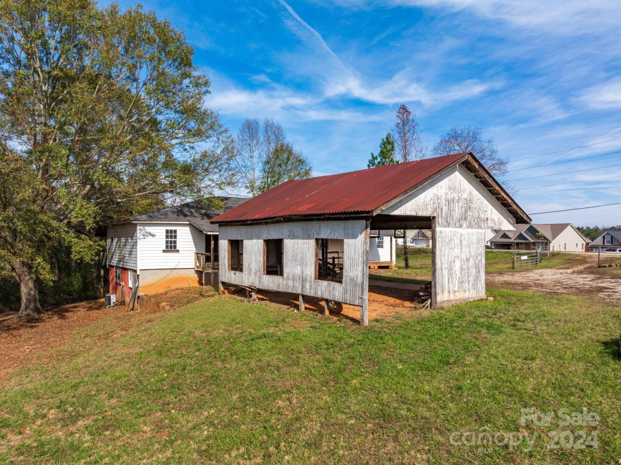 152 Long Branch Rd Chesnee, SC 29323