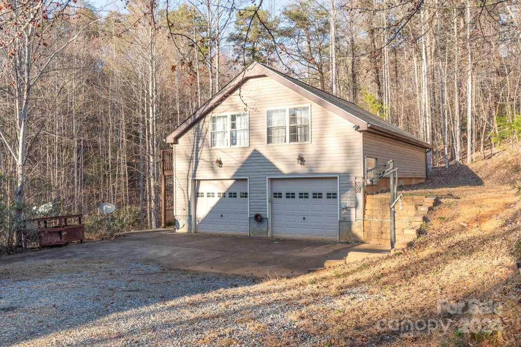 168 Wolf River Ln Lake Lure, NC 28746