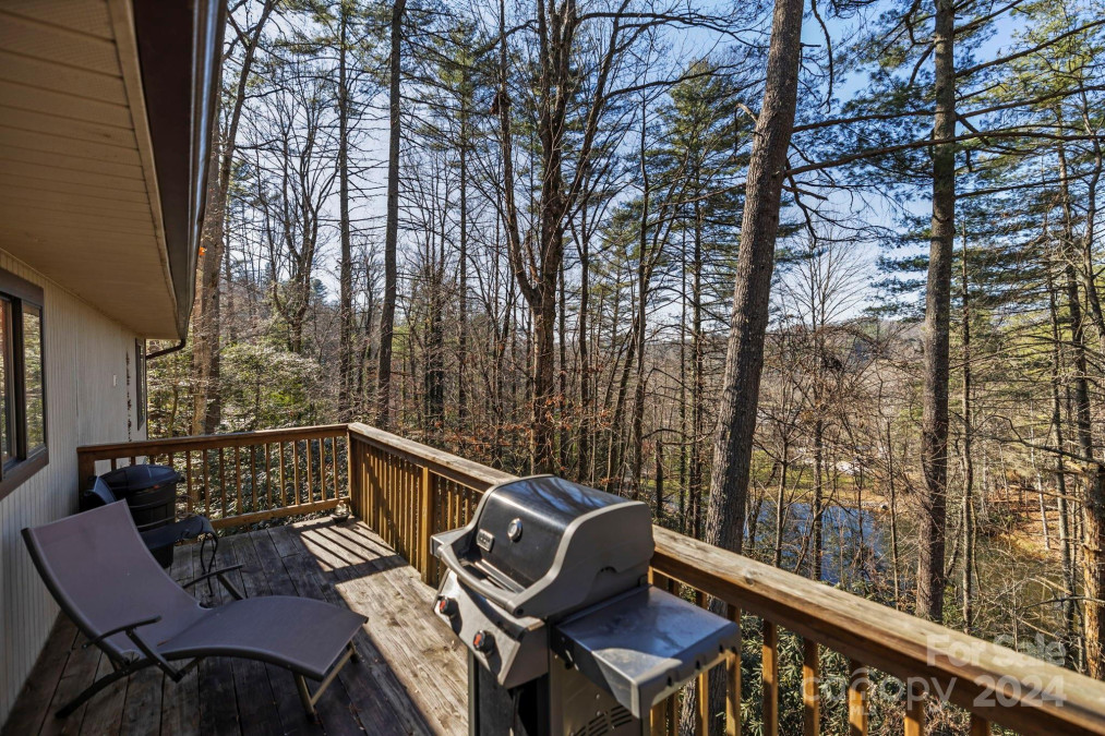 276 Knob Creek Rd Pisgah Forest, NC 28768