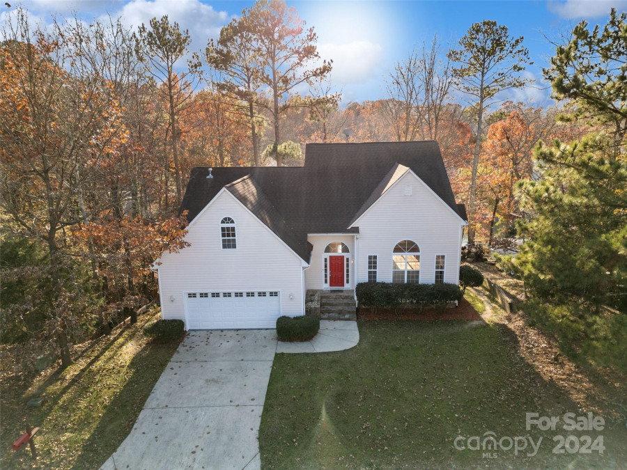 9066 Tulagi Ct Tega Cay, SC 29708