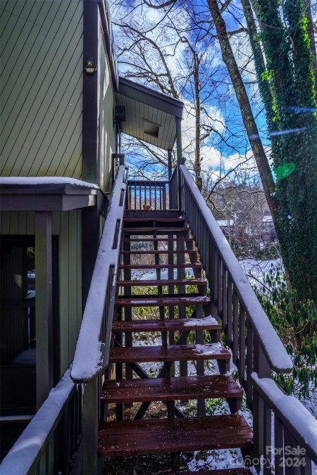 300 Glenwood Ln Sugar Mountain, NC 28604