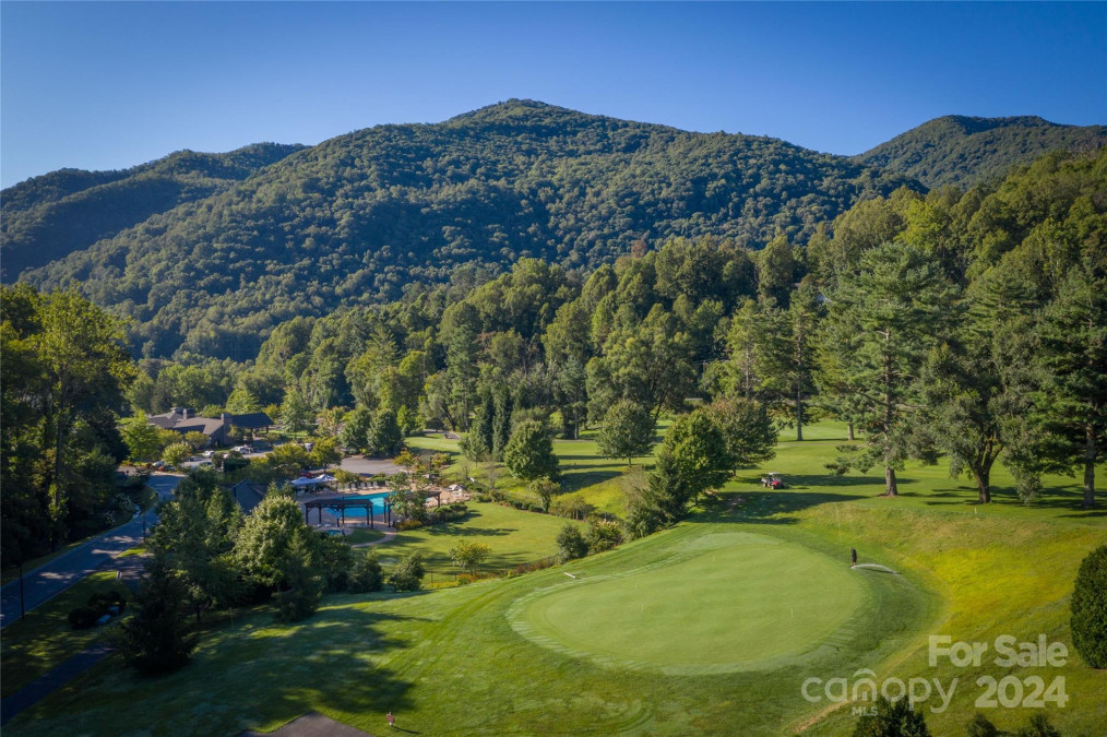 1650 Country Club Dr Maggie Valley, NC 28751