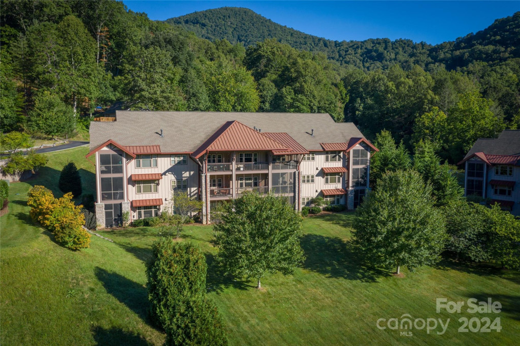 1650 Country Club Dr Maggie Valley, NC 28751