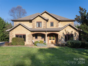 3 Willowside Ct Fairview, NC 28730