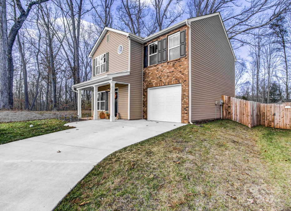 216 Roper St Candler, NC 28715