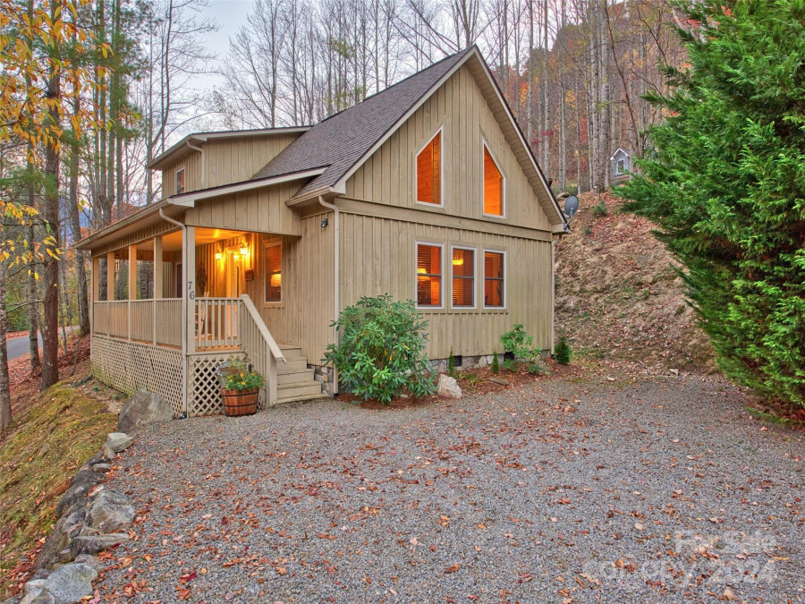 76 Cottontail Trl Maggie Valley, NC 28751