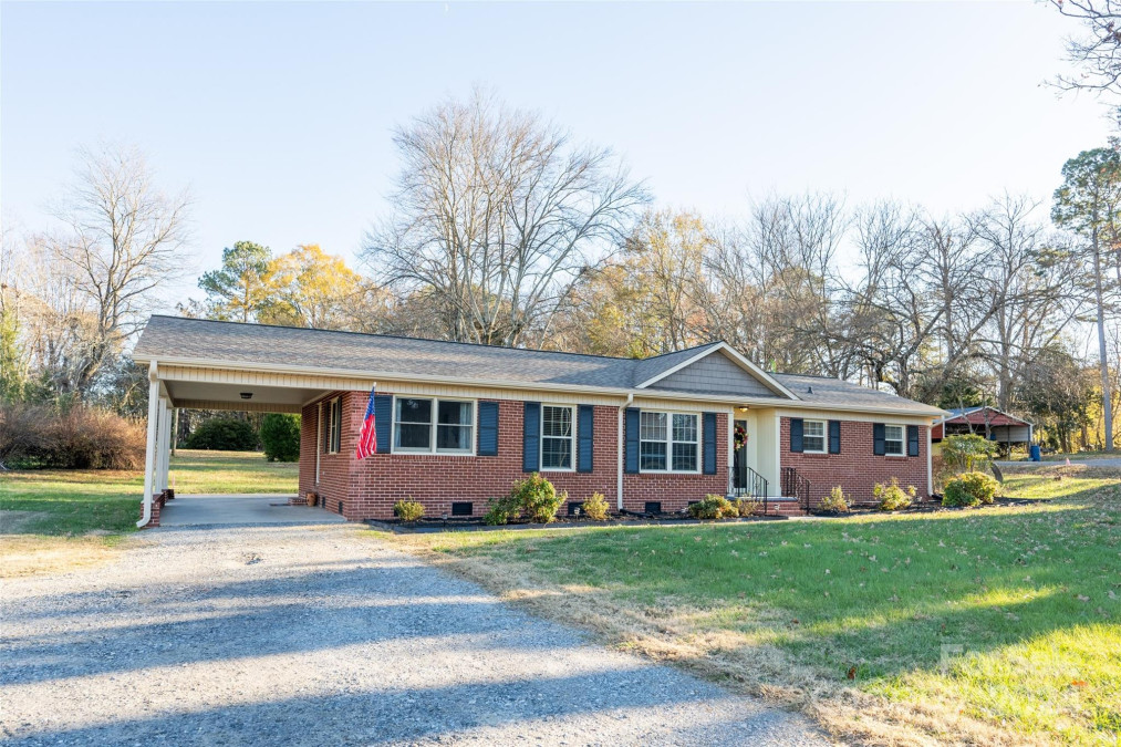 1924 Lincolnton Hw Cherryville, NC 28021