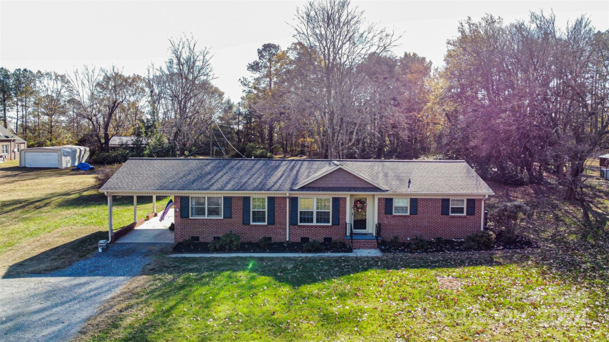 1924 Lincolnton Hw Cherryville, NC 28021