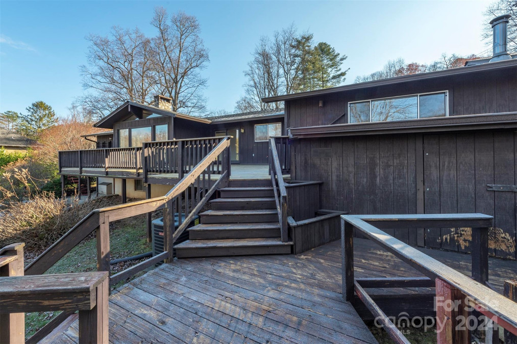 208 Dogwood Ln Black Mountain, NC 28711