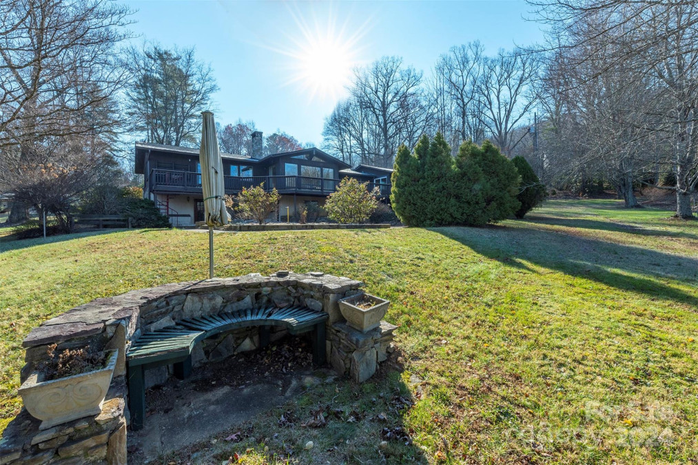 208 Dogwood Ln Black Mountain, NC 28711