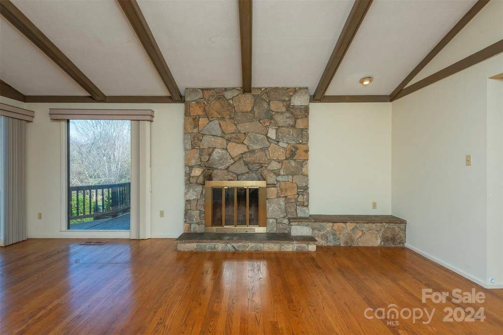 208 Dogwood Ln Black Mountain, NC 28711