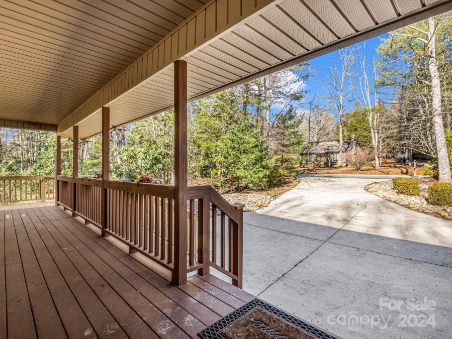 241 Middle Connestee Trl Brevard, NC 28712