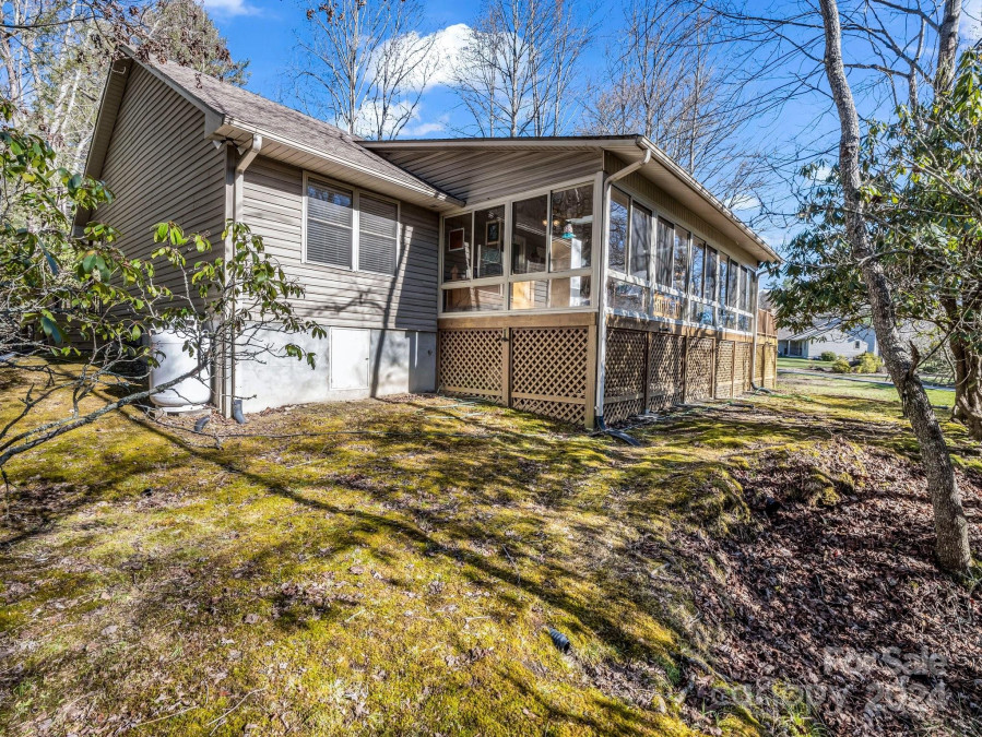 241 Middle Connestee Trl Brevard, NC 28712